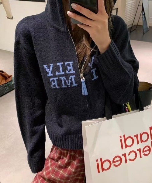 Achic(アシック)の「LOVELY TIME ロゴニットパーカー(パーカー・レディース・ネイビー/アイボリー・M)」の5枚目の写真
