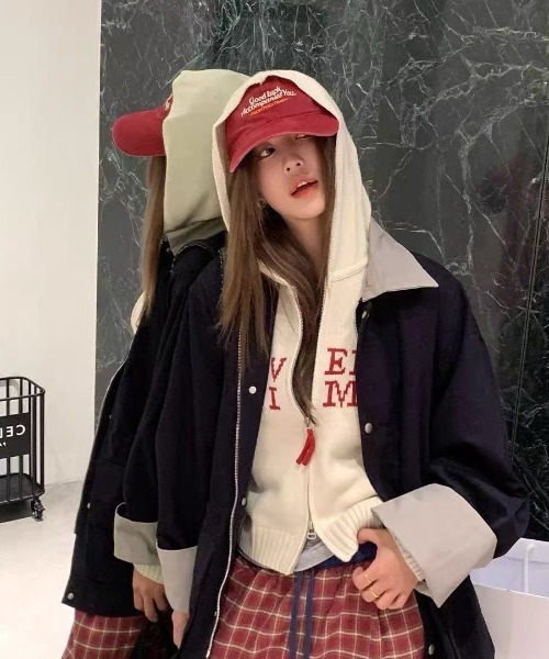 Achic(アシック)の「LOVELY TIME ロゴニットパーカー(パーカー・レディース・ネイビー/アイボリー・M)」の14枚目の写真