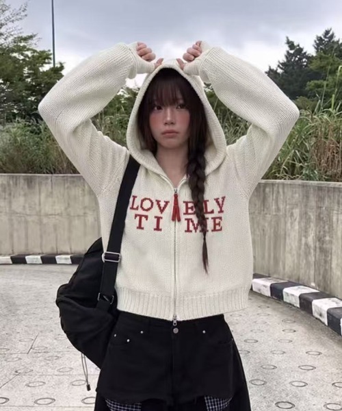 Achic(アシック)の「LOVELY TIME ロゴニットパーカー(パーカー・レディース・ネイビー/アイボリー・M)」の8枚目の写真