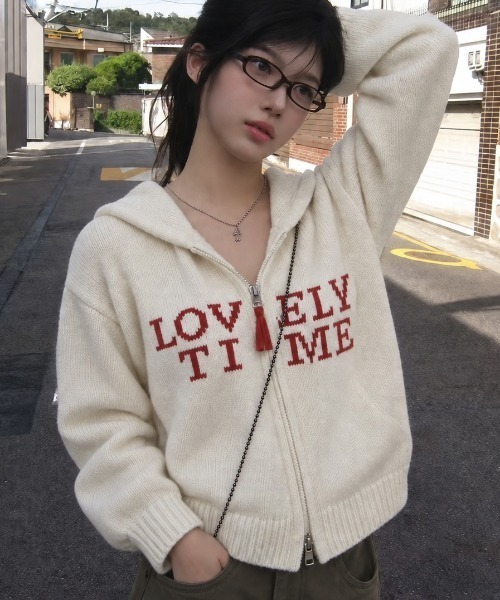 Achic(アシック)の「LOVELY TIME ロゴニットパーカー(パーカー・レディース・ネイビー/アイボリー・M)」の17枚目の写真