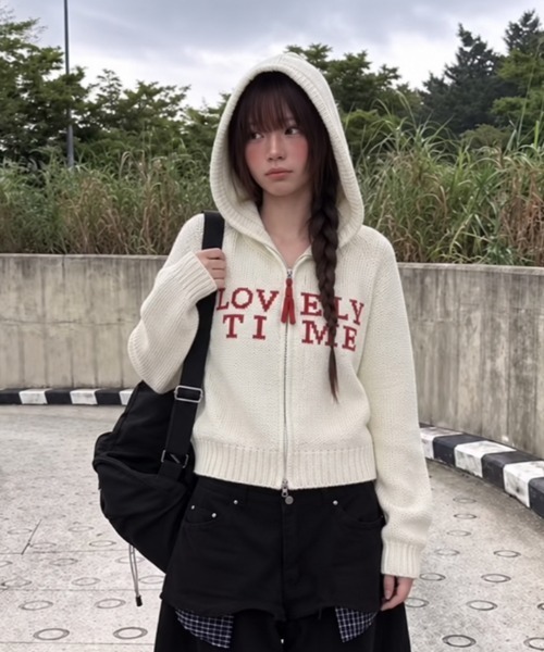 Achic(アシック)の「LOVELY TIME ロゴニットパーカー(パーカー・レディース・ネイビー/アイボリー・M)」の9枚目の写真