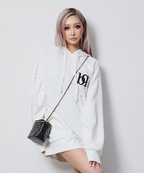 BLACKQUEEN(ブラッククイーン)の「【BLACKQUEEN】ロゴ入りパーカー(パーカー・レディース・ホワイト/ブラック・M)」の15枚目の写真