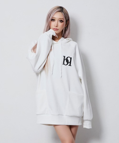 BLACKQUEEN(ブラッククイーン)の「【BLACKQUEEN】ロゴ入りパーカー(パーカー・レディース・ホワイト/ブラック・M)」の16枚目の写真