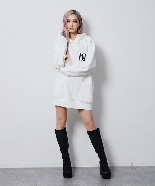 BLACKQUEEN(ブラッククイーン)の「【BLACKQUEEN】ロゴ入りパーカー(パーカー・レディース・ホワイト/ブラック・M)」の9枚目の写真