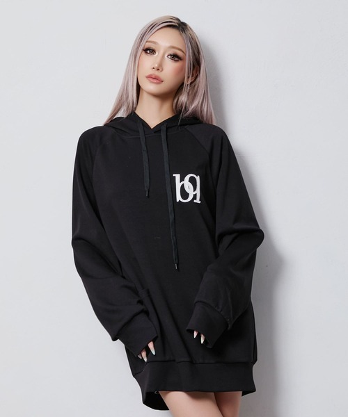 BLACKQUEEN(ブラッククイーン)の「【BLACKQUEEN】ロゴ入りパーカー(パーカー・レディース・ホワイト/ブラック・M)」の3枚目の写真