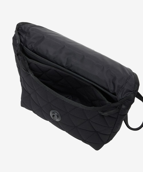THE NORTH FACE(ザノースフェイス)の「THE NORTH FACE / ザ・ノース・フェイス / Geoface Shoulder ジオフェイスショルダーバッグ(ショルダーバッグ・レディース・アイボリー/ブラック・F)」の4枚目の写真