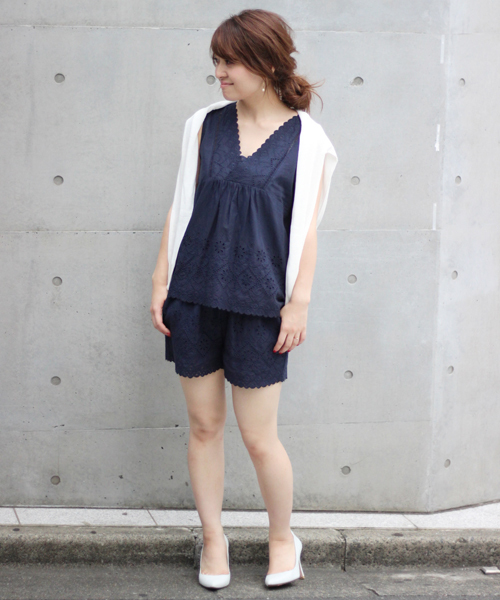 LIMITLESS LUXURY（リミットレスラグジュアリー）の「コットンスカラップ ショートパンツ◆（その他パンツ・レディース・ネイビー/ブラック/ホワイト・FREE）」の10枚目の写真