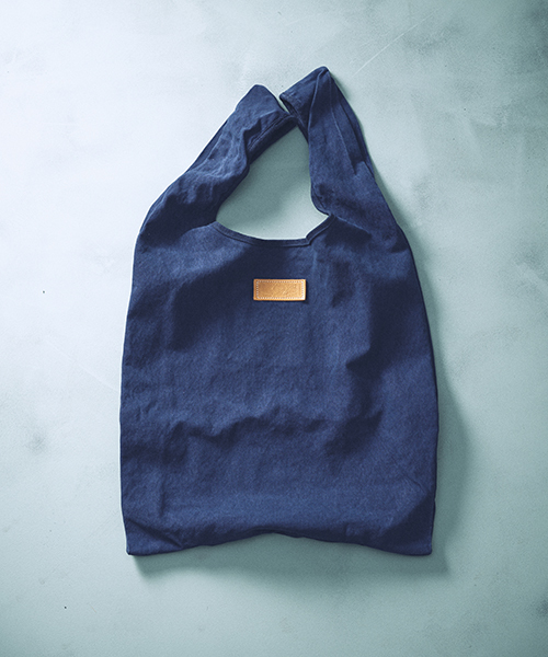 Butler Verner Sails(バトラーヴァーナーセイルス)の「【Butler Verner Sails】反応染キャンバスビッグマルシェトート/made in Japan(トートバッグ・レディース・ネイビー/キャメル/ブラック/ブルーグレー・FREE)」の4枚目の写真