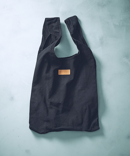 Butler Verner Sails(バトラーヴァーナーセイルス)の「【Butler Verner Sails】反応染キャンバスビッグマルシェトート/made in Japan(トートバッグ・レディース・ネイビー/キャメル/ブラック/ブルーグレー・FREE)」の2枚目の写真