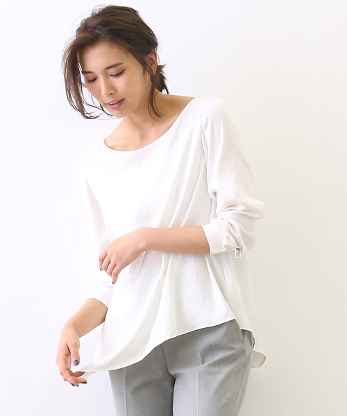 qualite（カリテ）の「アシメドレープブラウス（シャツ/ブラウス・レディース・ベージュ/ダークネイビー/オフホワイト・2）」の2枚目の写真