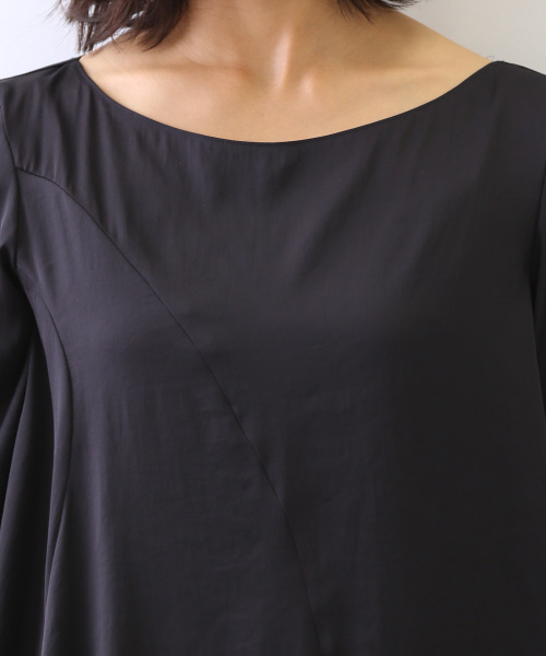 qualite（カリテ）の「アシメドレープブラウス（シャツ/ブラウス・レディース・ベージュ/ダークネイビー/オフホワイト・2）」の7枚目の写真