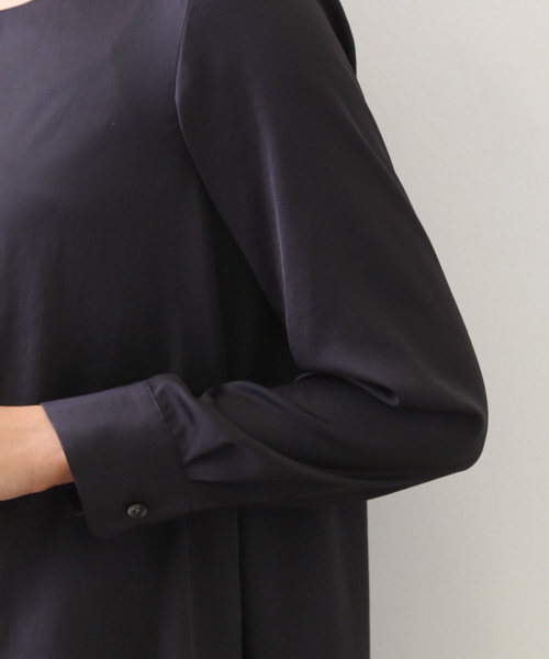 qualite（カリテ）の「アシメドレープブラウス（シャツ/ブラウス・レディース・ベージュ/ダークネイビー/オフホワイト・2）」の8枚目の写真