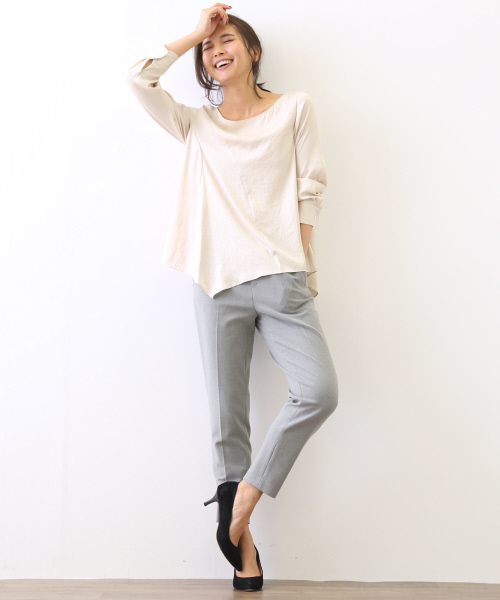 qualite（カリテ）の「アシメドレープブラウス（シャツ/ブラウス・レディース・ベージュ/ダークネイビー/オフホワイト・2）」の13枚目の写真