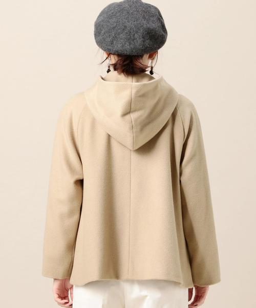BEAUTY&YOUTH UNITED ARROWS（ビューティーアンドユースユナイテッドアローズ）の「BY フードショートコート◆（その他アウター・レディース・ベージュ/ネイビー・MEDIUM/SMALL）」の5枚目の写真