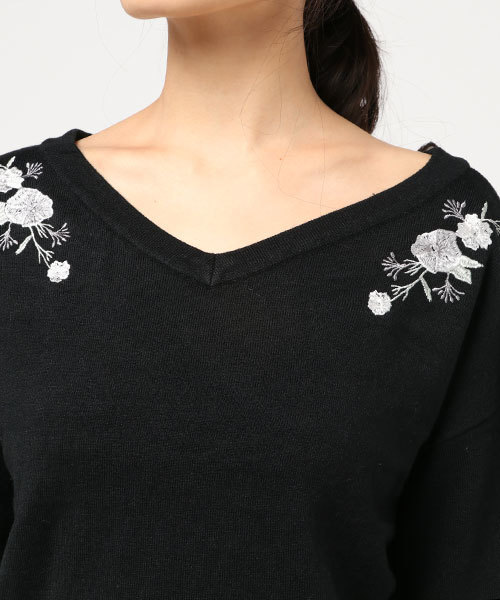 archives（アルシーヴ）の「カシミアタッチ 刺繍プルオーバー（ニット/セーター・レディース・ブラック/オフホワイト/ラベンダー・MEDIUM）」の7枚目の写真