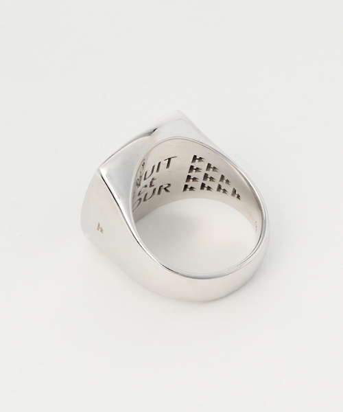 TOM WOOD(トムウッド)の「TOM WOOD(トムウッド) Flush Onyx Large Head Ring(リング・メンズ・ブラック・19号/18号/20号)」の7枚目の写真