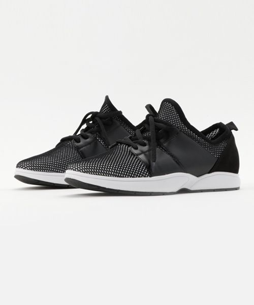 CHARLES & KEITH（チャールズ & キース）の「レースアップスニーカー / LACE-UP SNEAKERS（スニーカー・レディース・ホワイト/ネイビー/ブラック系その他・23cm/24cm/24.5cm/23.5cm/25cm）」の3枚目の写真
