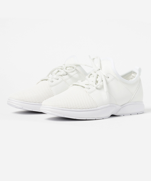 CHARLES & KEITH（チャールズ & キース）の「レースアップスニーカー / LACE-UP SNEAKERS（スニーカー・レディース・ホワイト/ネイビー/ブラック系その他・23cm/24cm/24.5cm/23.5cm/25cm）」の2枚目の写真
