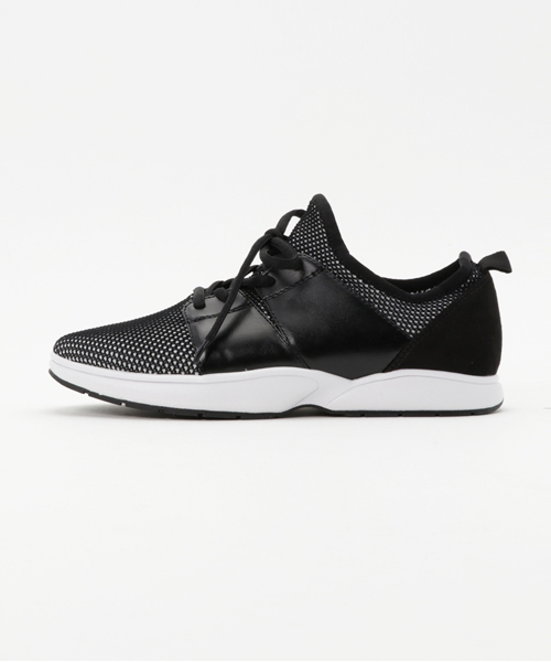 CHARLES & KEITH（チャールズ & キース）の「レースアップスニーカー / LACE-UP SNEAKERS（スニーカー・レディース・ホワイト/ネイビー/ブラック系その他・23cm/24cm/24.5cm/23.5cm/25cm）」の4枚目の写真