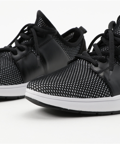 CHARLES & KEITH（チャールズ & キース）の「レースアップスニーカー / LACE-UP SNEAKERS（スニーカー・レディース・ホワイト/ネイビー/ブラック系その他・23cm/24cm/24.5cm/23.5cm/25cm）」の7枚目の写真