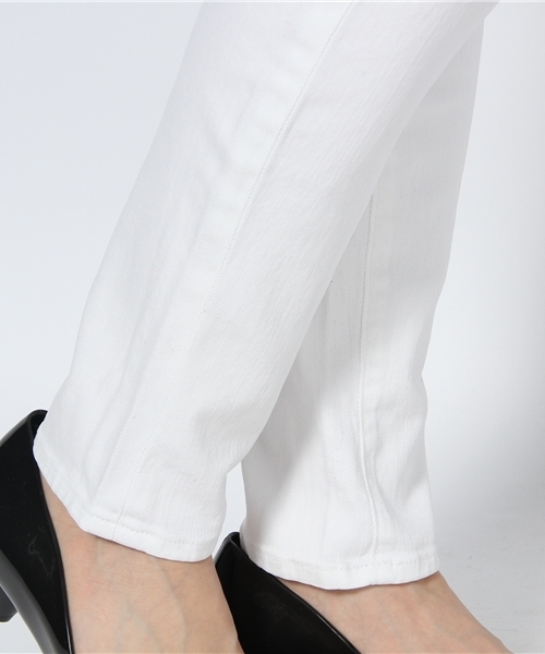 ROSE BUD（ローズバッド）の「(J BRAND)811 MID-RISE SKINNY LEG IN SNOW（その他パンツ・レディース・ホワイト/ブラック・24/25/23/26/22）」の8枚目の写真