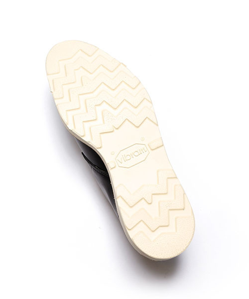 MR.OLIVE（ミスターオリーブ）の「WATER PROOF SHIRINK LEATHER / WHITE VIBRAM CHUKKA BOOTS（ブーツ・メンズ・ブラウン/ブラック/ダークネイビー・MEDIUM/LARGE/SMALL）」の15枚目の写真