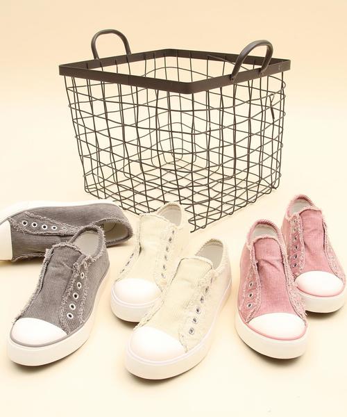 coen(コーエン)の「コーデュロイスリッポン(スニーカー)(スリッポン・レディース・オフホワイト/グレー/ライトピンク・SMALL/LARGE/X-LARGE/MEDIUM)」の2枚目の写真