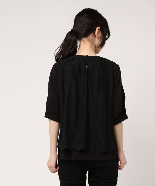 merlot plus（メルロープリュス）の「フラワー刺繍レースドッキングブラウス7443（シャツ/ブラウス・レディース・ブラック/ベージュ/ピンク・FREE）」の4枚目の写真