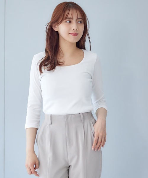 12Twelve Agenda(トゥエルブ アジェンダ)の「スクエアネック2枚重7分袖カットソープルオーバー(Tシャツ/カットソー・レディース・オフホワイト/ブラック/グレイッシュベージュ・L/M)」の1枚目の写真