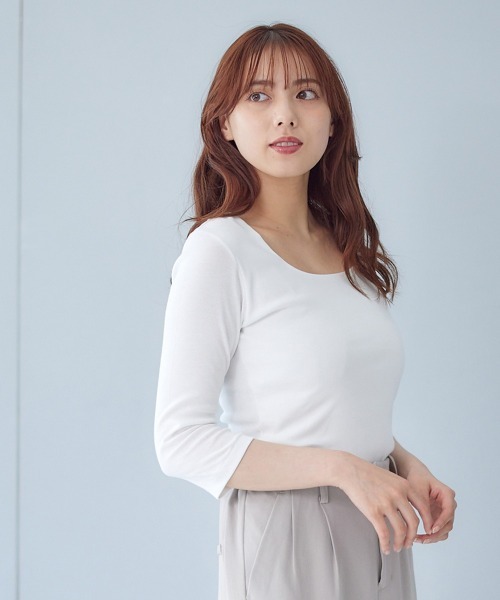 12Twelve Agenda(トゥエルブ アジェンダ)の「スクエアネック2枚重7分袖カットソープルオーバー(Tシャツ/カットソー・レディース・オフホワイト/ブラック/グレイッシュベージュ・L/M)」の7枚目の写真