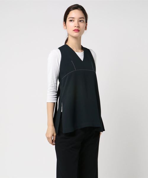 HELIOPOLE（エリオポール）の「VINCA TOKYO DESIGN STITCH VEST（ベスト・レディース・レッド/ネイビー・F）」の2枚目の写真