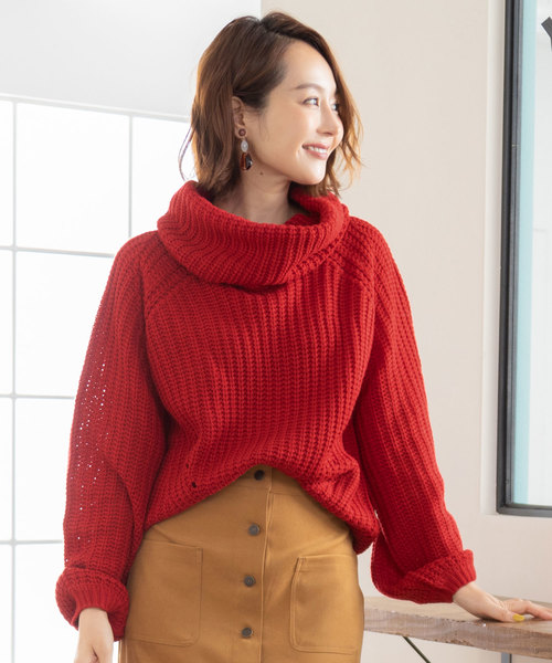 夢展望(ユメテンボウ)の「オフタートルボリュームバルーンスリーブ畦ニットトップス(ニット/セーター・レディース・ライトグレー/ブラック/ベージュ/レッド/オフホワイト/ピンク/ボルドー/マスタード/ブラック×ホワイト/パープル系その他/ピンク系その他/ロイヤルブルー・MEDIUM/LARGE)」の11枚目の写真