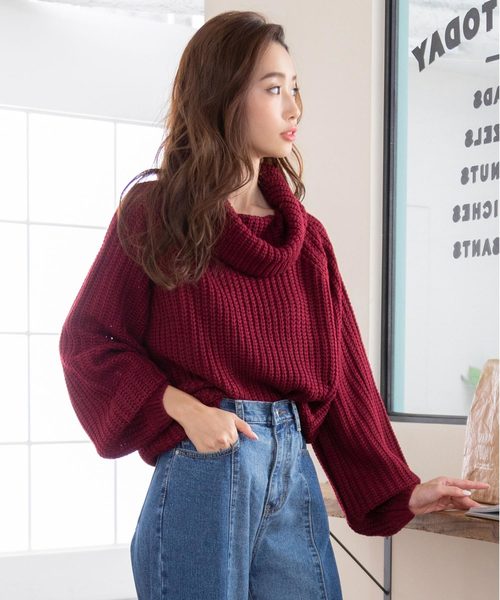 夢展望(ユメテンボウ)の「オフタートルボリュームバルーンスリーブ畦ニットトップス(ニット/セーター・レディース・ライトグレー/ブラック/ベージュ/レッド/オフホワイト/ピンク/ボルドー/マスタード/ブラック×ホワイト/パープル系その他/ピンク系その他/ロイヤルブルー・MEDIUM/LARGE)」の12枚目の写真