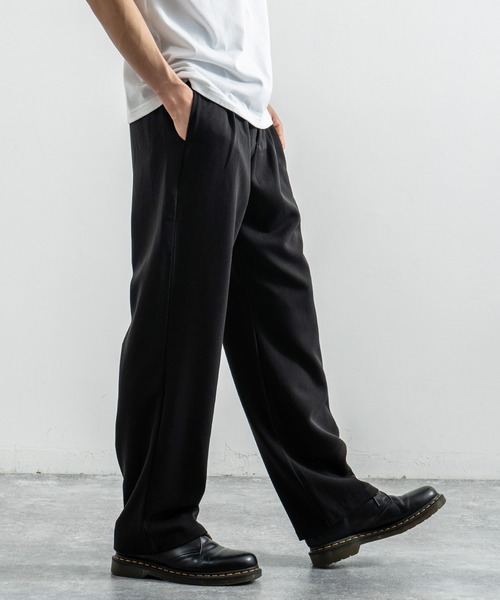 Rocky Monroe（ロッキーモンロー）の「タックワイドテーパードパンツ（スラックス・メンズ・ブラック/ベージュ/グレー/グレー系その他/ブラウン系その他/グレー系その他4/ブラウン系その他4/グレー系その他2/グレー系その他3/ブラウン系その他3/ブラウン系その他2・L/M/XL）」の2枚目の写真