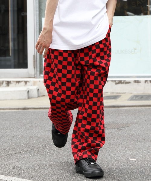 ８(eight)（エイト）の「ワイドバルーンパンツ（デニムパンツ・メンズ・ブラック/インディゴブルー/ブルー/ブルー系その他/ブラック系その他/ブルー系その他2/ブルー系その他5/ブルー系その他6/ブルー系その他4/ブルー系その他3/ブラック系その他2/ブラック系その他3/ケミカルウォッシュ/ダークインディゴブルー/ホワイト系その他/ブルー系その他7/ライトインディゴブルー/ホワイト/ダークグリーン/ブラック系その他4/ブラック系その他5/ブルー系8/ブラック×ホワイト/ダークブラウン/ブラック×レッド/その他/グリーン/デザートカモ/ホワイト×グリーン/グリーン系その他2/ブラック系その他7/グリーン系その他/ブラック系その他6/ブラック系/ブルー系9/ブラック系2/ブラック系3・MEDIUM/LARGE/SMALL/X-LARGE/XX-LARGE）」の7枚目の写真