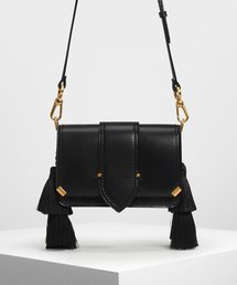 CHARLES & KEITH | タッセルショルダーバッグ / Tassel Shoulder Bag(ショルダーバッグ)
