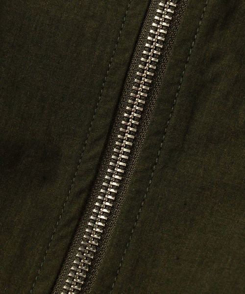 SHIPS(シップス)の「SU: ショート スタンド ジップ ブルゾン(ブルゾン・メンズ・ネイビー/ベージュ/オリーブ・SMALL/MEDIUM/LARGE/X-LARGE)」の7枚目の写真