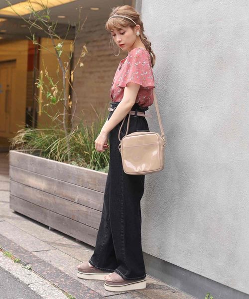 one after another NICE CLAUP(ワンアフターアナザーナイスクラップ)の「ベルト付きハイウエストデニムパンツ(デニムパンツ・レディース・ブラック/ネイビー/ブルー・SMALL/MEDIUM)」の22枚目の写真