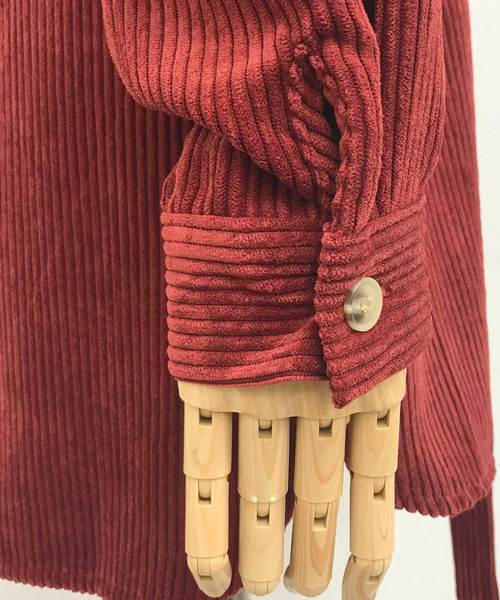 marle(マルレ)の「コーデュロイベルト付ビッグシルエットシャツ(シャツ/ブラウス・レディース・チャコールグレー/キャメル/ベージュ・FREE)」の4枚目の写真