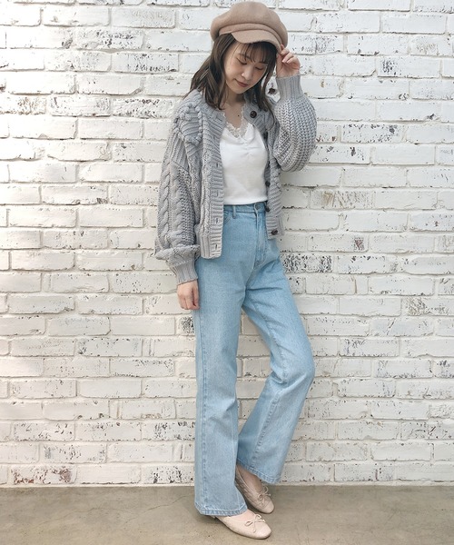 one after another NICE CLAUP(ワンアフターアナザーナイスクラップ)の「ハート付ニットカーディガン(カーディガン/ボレロ・レディース・アイボリー/グレー/ブラウン・FREE)」の4枚目の写真