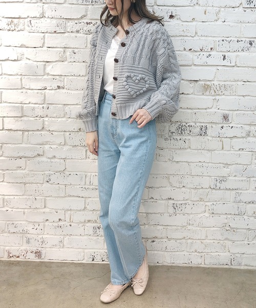 one after another NICE CLAUP(ワンアフターアナザーナイスクラップ)の「ハート付ニットカーディガン(カーディガン/ボレロ・レディース・アイボリー/グレー/ブラウン・FREE)」の14枚目の写真