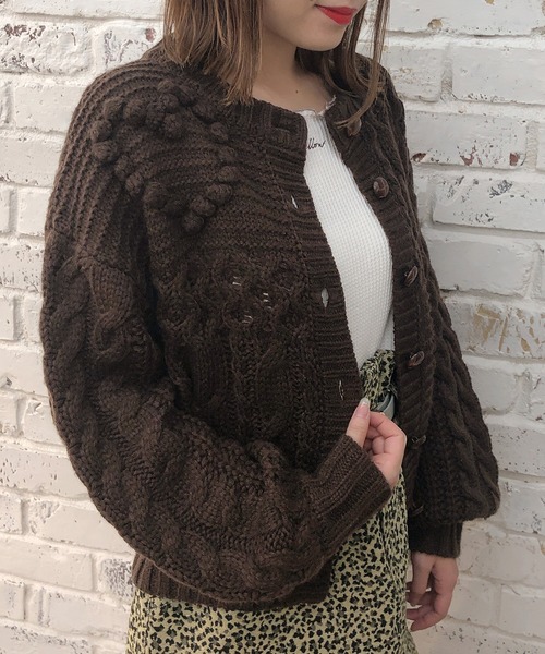 one after another NICE CLAUP(ワンアフターアナザーナイスクラップ)の「ハート付ニットカーディガン(カーディガン/ボレロ・レディース・アイボリー/グレー/ブラウン・FREE)」の12枚目の写真