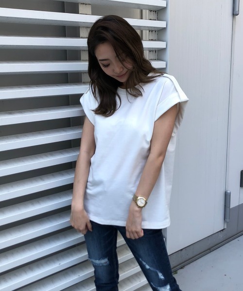 ENVYM（アンビー）の「ロールアップスリーブＰＯ（Tシャツ/カットソー・レディース・グレー/ホワイト・FREE）」の11枚目の写真