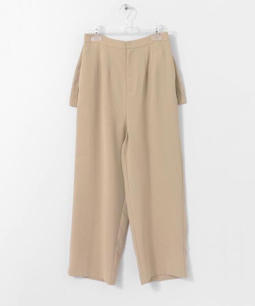 LAATO(ラート)の「TACK POCKET PANTS(スラックス・レディース・ベージュ/カーキ・38/36)」の1枚目の写真