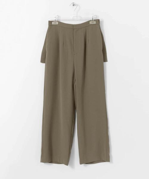 LAATO(ラート)の「TACK POCKET PANTS(スラックス・レディース・ベージュ/カーキ・38/36)」の2枚目の写真