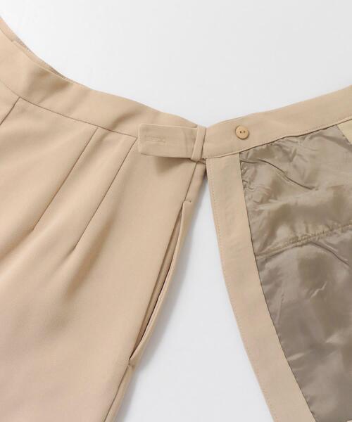 LAATO(ラート)の「TACK POCKET PANTS(スラックス・レディース・ベージュ/カーキ・38/36)」の9枚目の写真