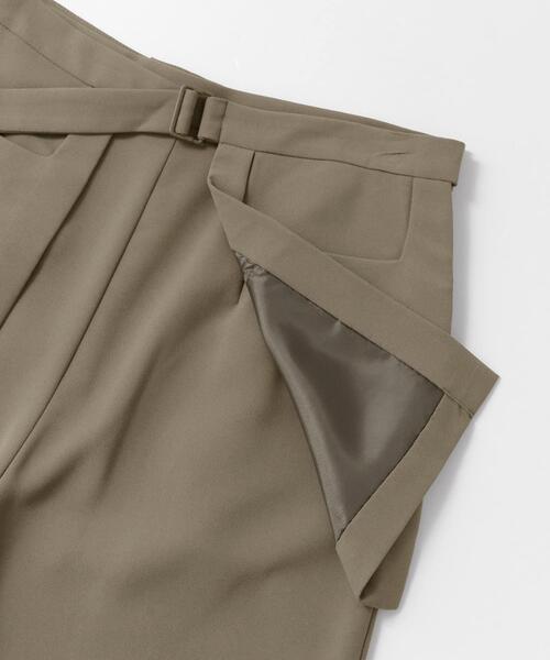 LAATO(ラート)の「TACK POCKET PANTS(スラックス・レディース・ベージュ/カーキ・38/36)」の14枚目の写真