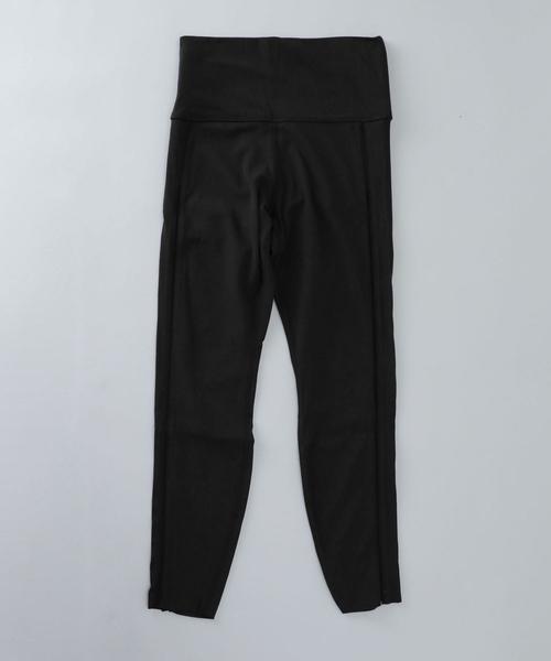NIKE（ナイキ）の「＜NIKE＞YOGA LUXE RIB 7/8 LEGGINGS/レギンス（レギンス/スパッツ・レディース・ライラック/ブラック・X-SMALL/SMALL）」の2枚目の写真