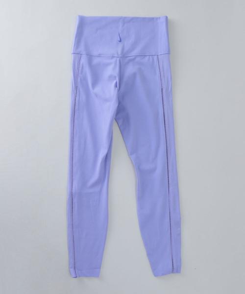 NIKE（ナイキ）の「＜NIKE＞YOGA LUXE RIB 7/8 LEGGINGS/レギンス（レギンス/スパッツ・レディース・ライラック/ブラック・X-SMALL/SMALL）」の3枚目の写真