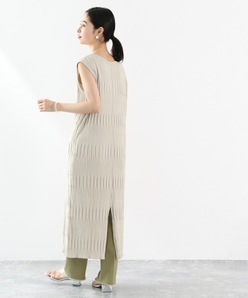 LOWRYS FARM(ローリーズファーム)の「ランダムテレコワンピノースリーブ 889554(ワンピース・レディース・アイボリー/パープル/オレンジ/ブラック・FREE)」の17枚目の写真